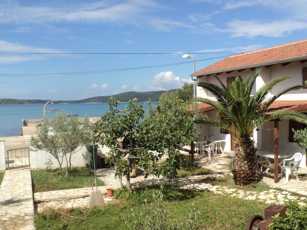 Apartments Jaram Brodarica  Oda fotoğraf